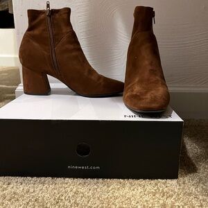 Brown (chestnut) suede ankle booties with zipper. Size 8, perfect condition!!!